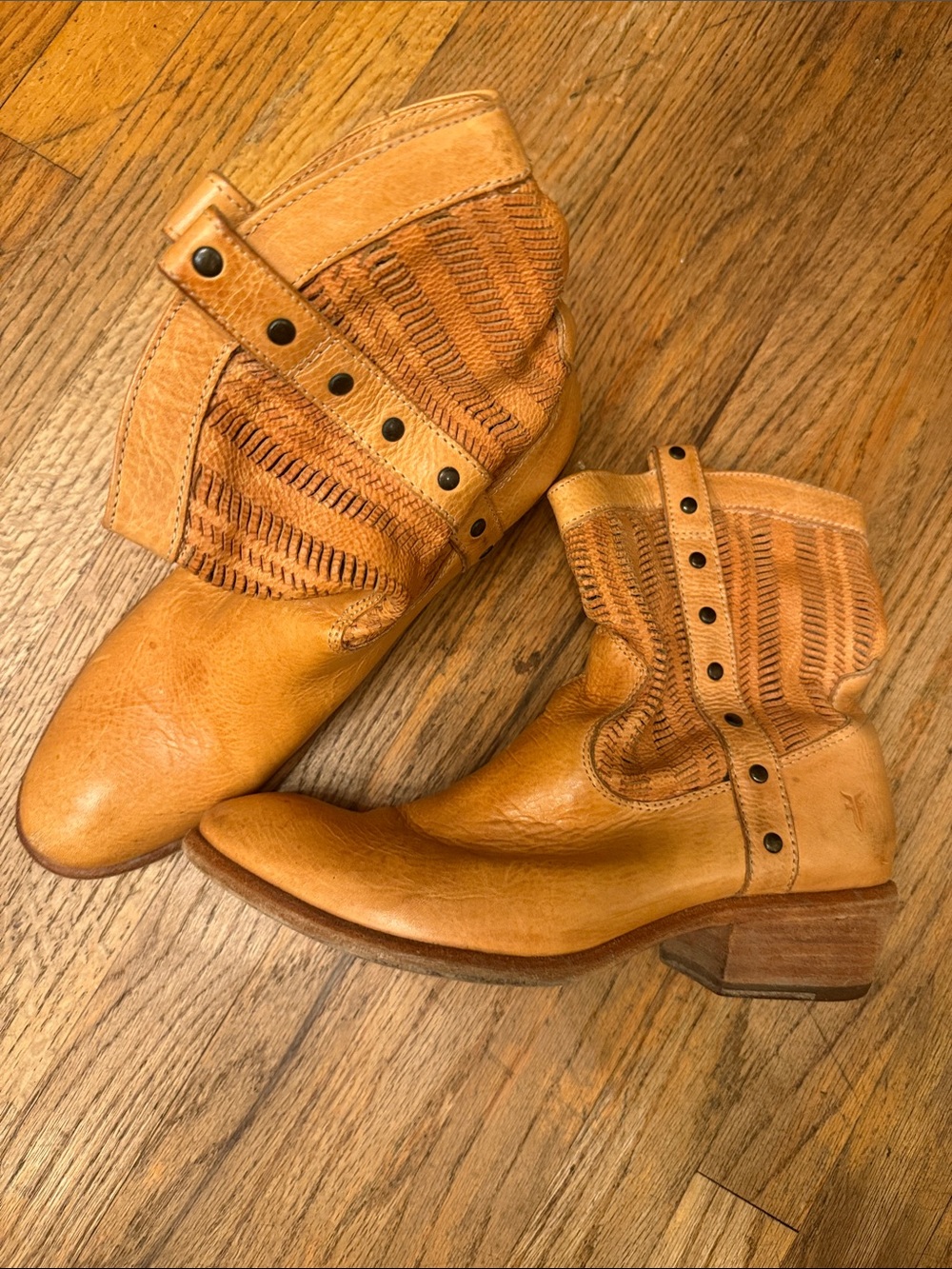 Frye Tan Leather Ankle Booties - Women's Casual Western Style